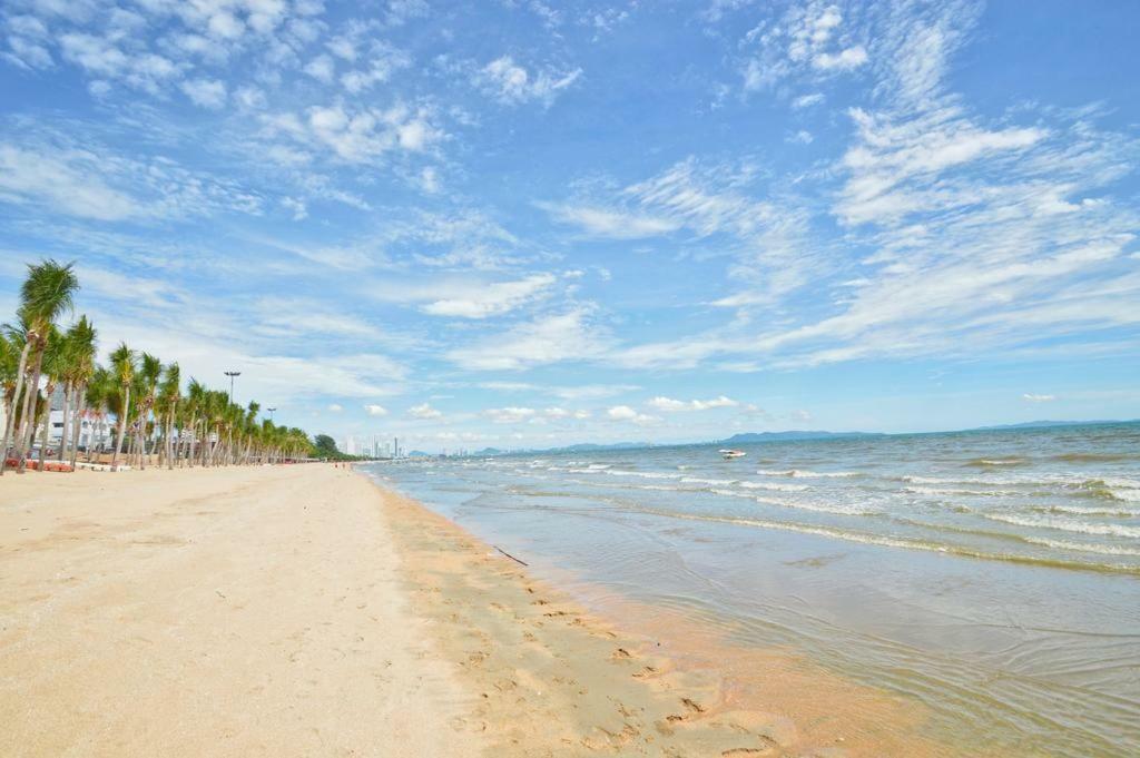 Apartamento Ar Aeras Pattaya Exterior foto